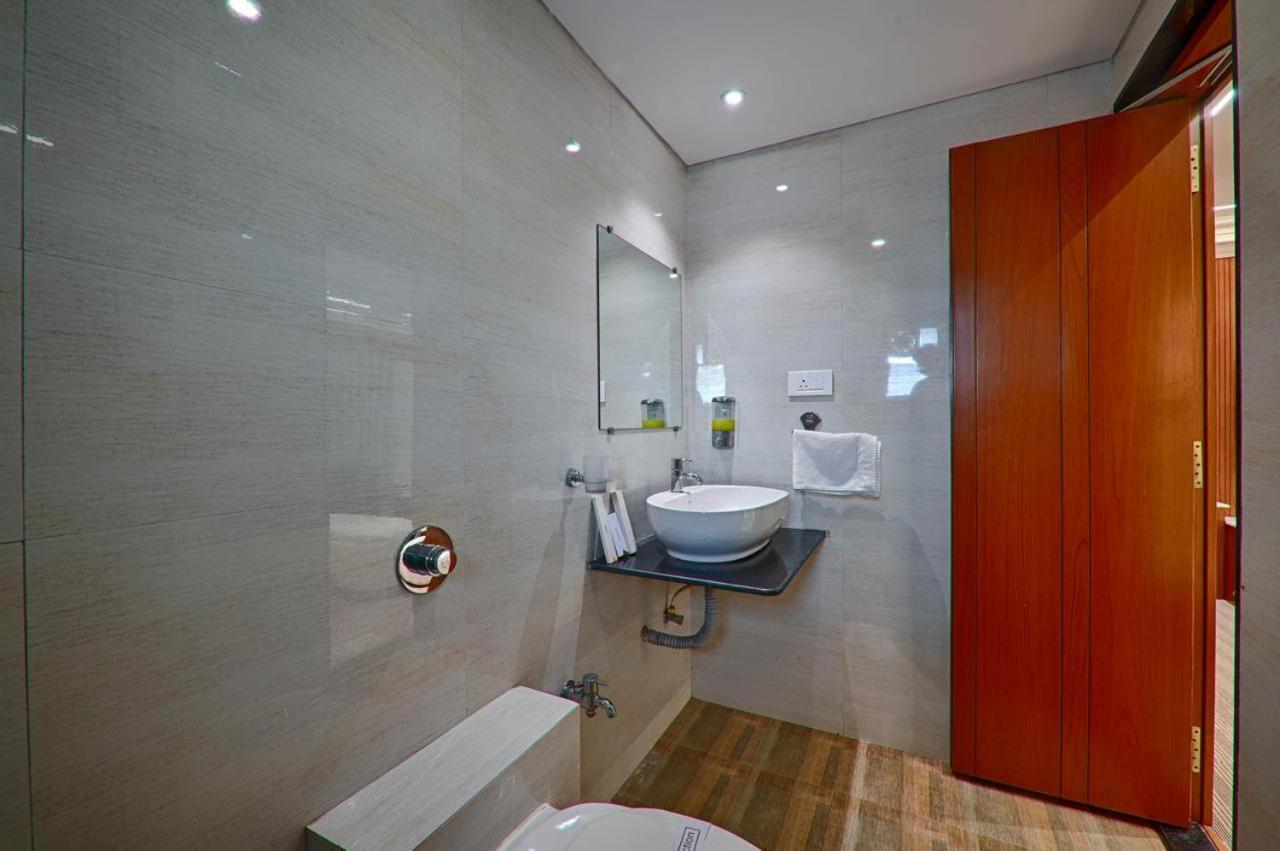 Hotel Shital Inn Ahmedabad Ngoại thất bức ảnh